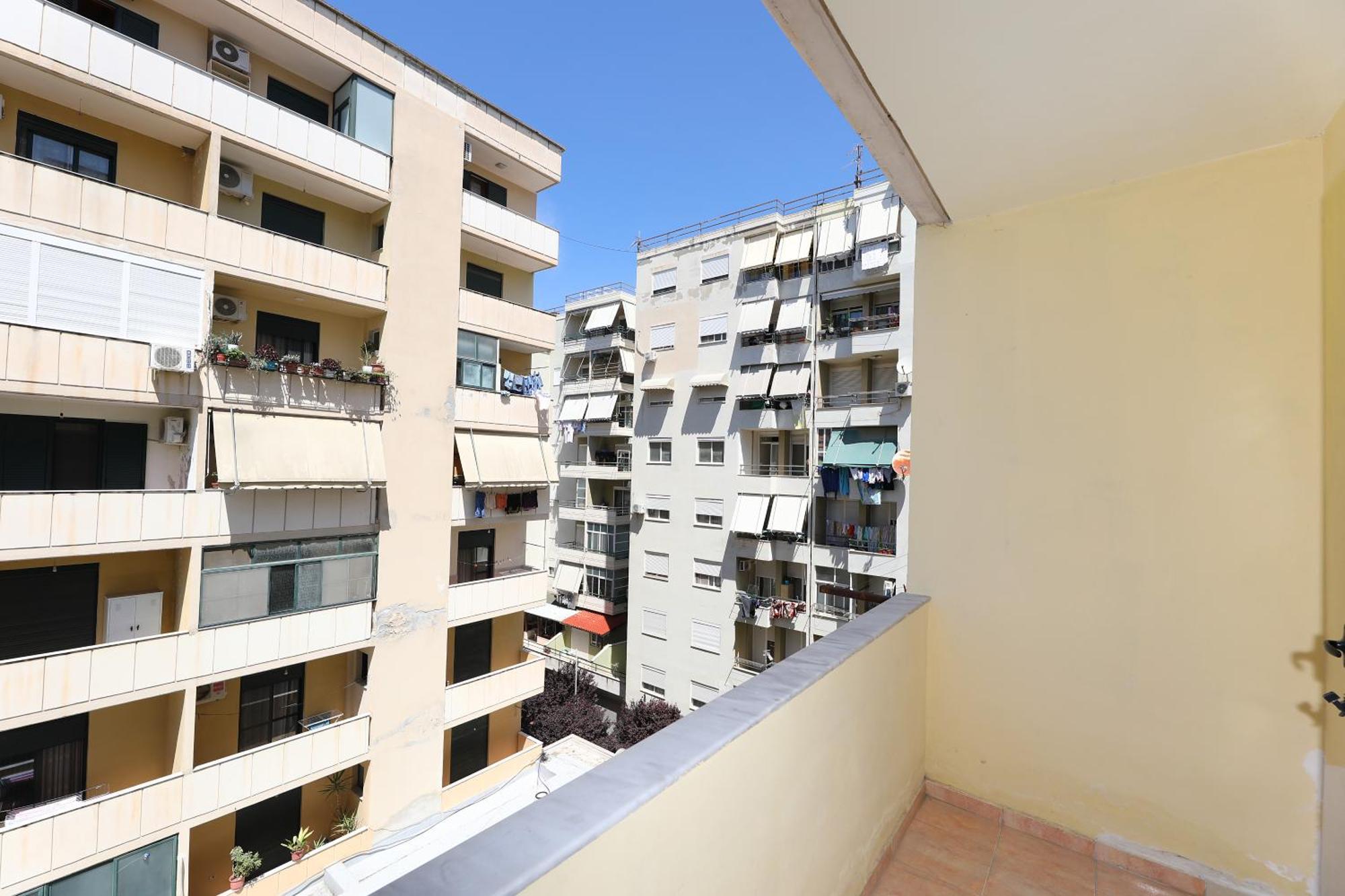 Sunny Side Apartment Vlorë